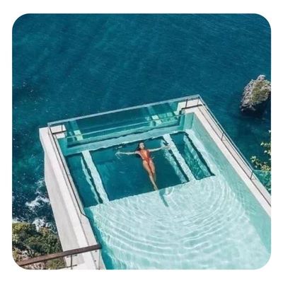 Schwimmbad mit klarem Acrylblech in transparenter Farbe für große Größen