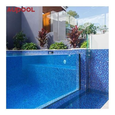 Kunststoff-Schwimmbäder für transparente Skyline