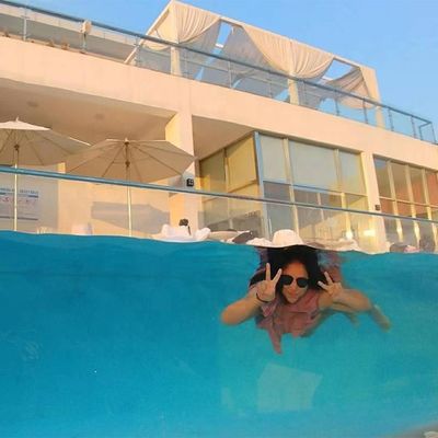Einfache Installation Acryl-Pool-Design für Landgut Schwimmen Innenräumen Klarer Boden Dekor