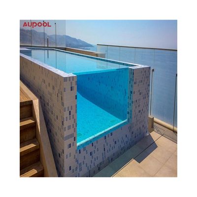Verwandeln Sie Ihren Hinterhof in ein privates Resort mit einem klaren Acryl-Schwimmbad