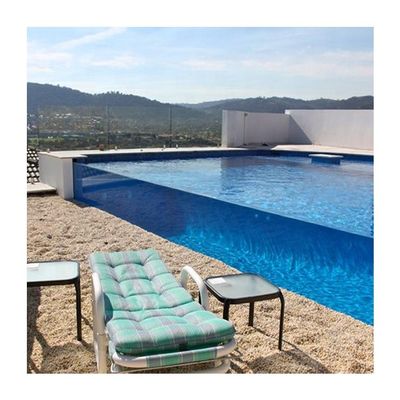 Schwimmbadbedeckung mit klarer Acryloberfläche und hoher Oberflächenhärte