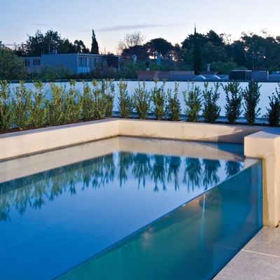 Klares Acryl-Schwimmbad mit hoher Lichtdurchlässigkeit von 93% und transparenter Platte